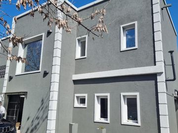 Casa en venta - 3 Dormitorios 5 Baños - Cocheras - 930Mts2 - Venado I, Esteban Echeverría