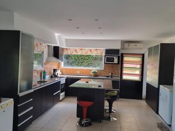 Casa en venta - 3 Dormitorios 5 Baños - Cocheras - 930Mts2 - Venado I, Esteban Echeverría