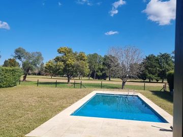Casa en venta - 3 Dormitorios 5 Baños - Cocheras - 930Mts2 - Venado I, Esteban Echeverría