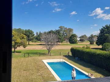 Casa en venta - 3 Dormitorios 5 Baños - Cocheras - 930Mts2 - Venado I, Esteban Echeverría