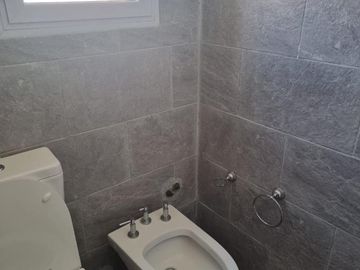 Casa en venta - 3 Dormitorios 5 Baños - Cocheras - 930Mts2 - Venado I, Esteban Echeverría