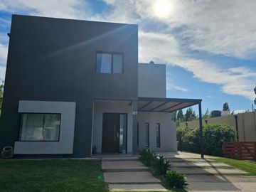 Casa en  Barrio Privado Finca Villa Muluen