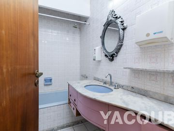PH en venta - 3 Dormitorios 2 Baños - 220Mts2 - Balvanera