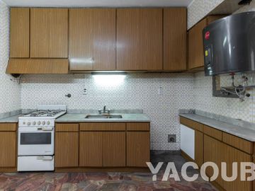 PH en venta - 3 Dormitorios 2 Baños - 220Mts2 - Balvanera