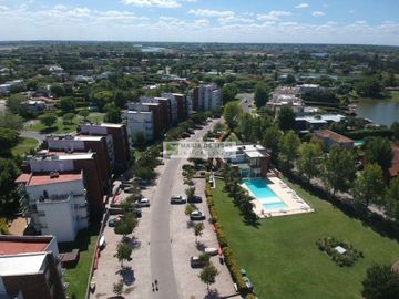 Departamento cuatro ambientes en venta, Santa Barbara, Complejo Pradera