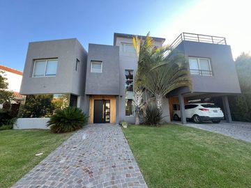 Casa en venta en barrio San Isidro Labrador, Villanueva, Tigre
