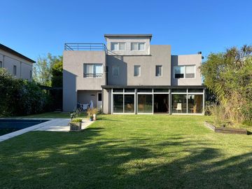 Casa en venta en barrio San Isidro Labrador, Villanueva, Tigre