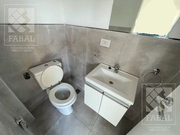 Casa venta Confluencia Rural, 3 dormitorios (suite), 3 baños, 2 cocheras y jardín