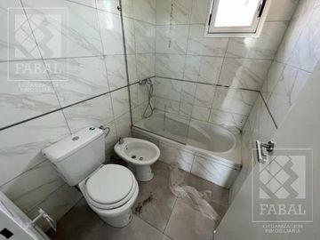 Casa venta Confluencia Rural, 3 dormitorios (suite), 3 baños, 2 cocheras y jardín