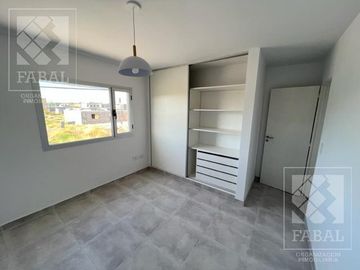 Casa venta Confluencia Rural, 3 dormitorios (suite), 3 baños, 2 cocheras y jardín