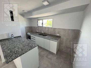 Casa venta Confluencia Rural, 3 dormitorios (suite), 3 baños, 2 cocheras y jardín