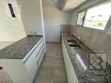 Casa venta Confluencia Rural, 3 dormitorios (suite), 3 baños, 2 cocheras y jardín