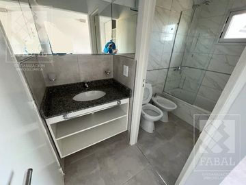 Casa venta Confluencia Rural, 3 dormitorios (suite), 3 baños, 2 cocheras y jardín
