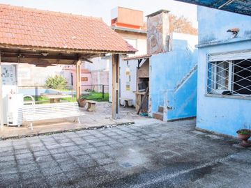 Venta casa de 2 dormitorios APTO CRÉDITO en barrio Sarmiento