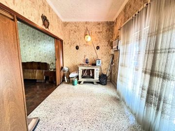 Venta casa de 2 dormitorios APTO CRÉDITO en barrio Sarmiento