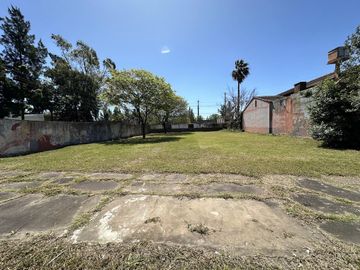 3 lotes juntos o separados. 1470m2