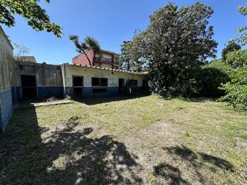 3 lotes juntos o separados. 1470m2
