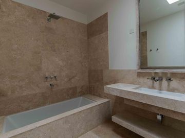 Casa en venta en Highland Park a estrenar por el reconocido arquitecto Pablo Sanchez Elias!!!