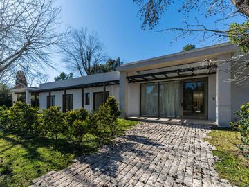 Casa en venta en Highland Park a estrenar por el reconocido arquitecto Pablo Sanchez Elias!!!
