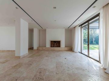 Casa en venta en Highland Park a estrenar por el reconocido arquitecto Pablo Sanchez Elias!!!