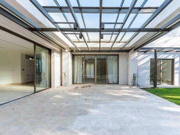 Casa en venta en Highland Park a estrenar por el reconocido arquitecto Pablo Sanchez Elias!!!