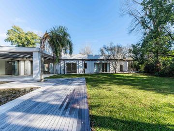 Casa en venta en Highland Park a estrenar por el reconocido arquitecto Pablo Sanchez Elias!!!