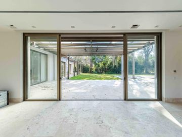 Casa en venta en Highland Park a estrenar por el reconocido arquitecto Pablo Sanchez Elias!!!