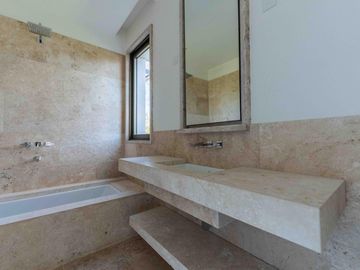 Casa en venta en Highland Park a estrenar por el reconocido arquitecto Pablo Sanchez Elias!!!