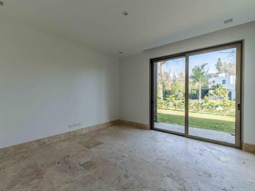 Casa en venta en Highland Park a estrenar por el reconocido arquitecto Pablo Sanchez Elias!!!