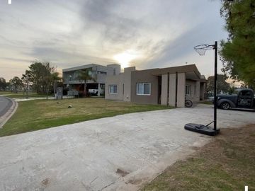 Casa en Venta en Barrio Privado Terralagos , Canning