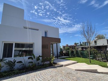 Casa en  lagoo pilar