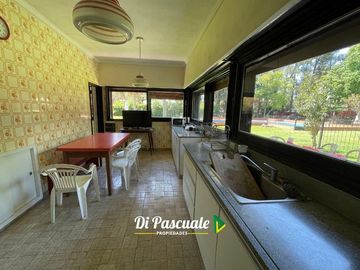 Venta Quinta Ideal Instituciones, Clubes, Centros de Dia con Parque y Pileta - Moreno Norte