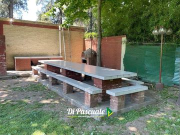 Venta Quinta Ideal Instituciones, Clubes, Centros de Dia con Parque y Pileta - Moreno Norte