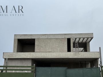 Casa en Venta en Los Puentes, Nordelta con salida a la laguna