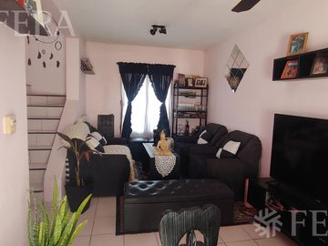 Venta de casa de 3 ambientes con cochera en Longchamps