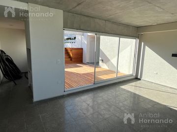 Venta de Departamento 2 AMBIENTES, 2 BAÑOS, Moreno, con patio, mini piscina y cochera