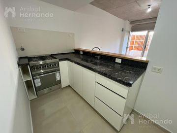 Venta de Departamento 2 AMBIENTES, 2 BAÑOS, Moreno, con patio, mini piscina y cochera