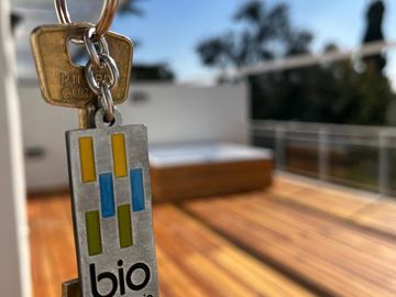 Venta de Departamento 2 AMBIENTES, 2 BAÑOS, Moreno, con patio, mini piscina y cochera