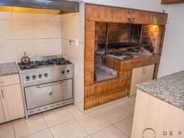 Increíble piso de 5 ambientes + cochera doble A 50 METROS DEL MAR!