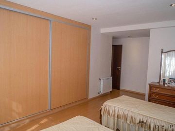 Increíble piso de 5 ambientes + cochera doble A 50 METROS DEL MAR!