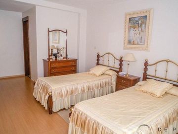 Increíble piso de 5 ambientes + cochera doble A 50 METROS DEL MAR!