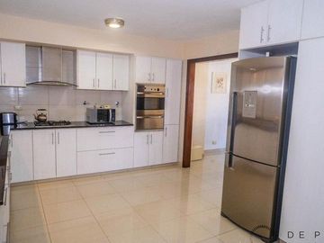Increíble piso de 5 ambientes + cochera doble A 50 METROS DEL MAR!