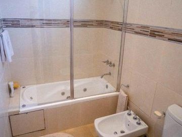 Increíble piso de 5 ambientes + cochera doble A 50 METROS DEL MAR!