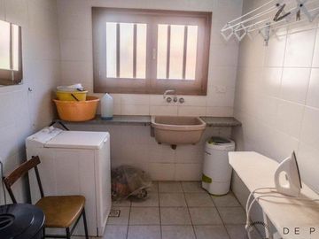 Increíble piso de 5 ambientes + cochera doble A 50 METROS DEL MAR!
