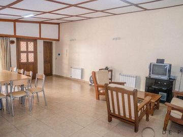 Increíble piso de 5 ambientes + cochera doble A 50 METROS DEL MAR!