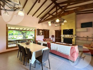 Venta de Casa, Restaurante  y Panaderia en Vuelta de Obligado | San Pedro (Ba)