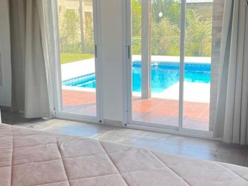 Casa en venta - 3 Dormitorios 2 Baños - Cocheras - 1.000Mts2 - Coronel Brandsen