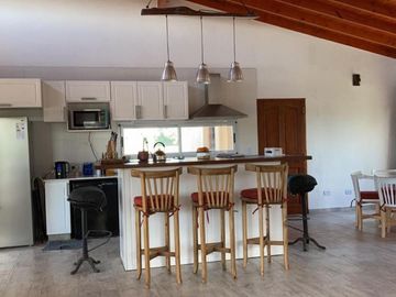 Casa en venta - 3 Dormitorios 2 Baños - Cocheras - 1.000Mts2 - Coronel Brandsen