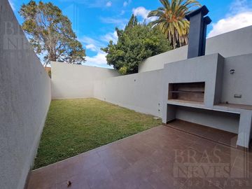 A ESTRENAR !! 4 amb. // SUITE// COCHERA //JARDIN *  A 6 CUADRAS DE MAIPU