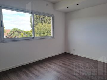 A ESTRENAR !! 4 amb. // SUITE// COCHERA //JARDIN *  A 6 CUADRAS DE MAIPU